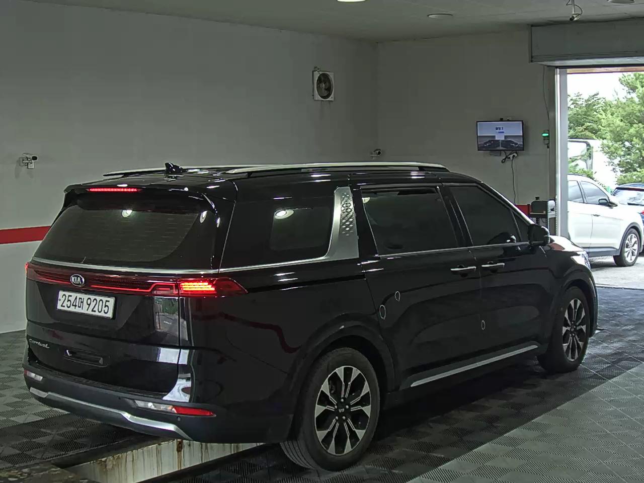 2021 - kia carnival
