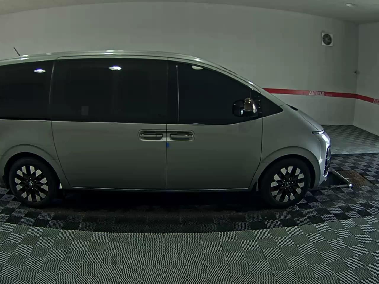 2022 - hyundai staria