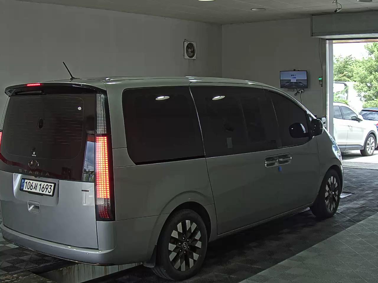 2022 - hyundai staria