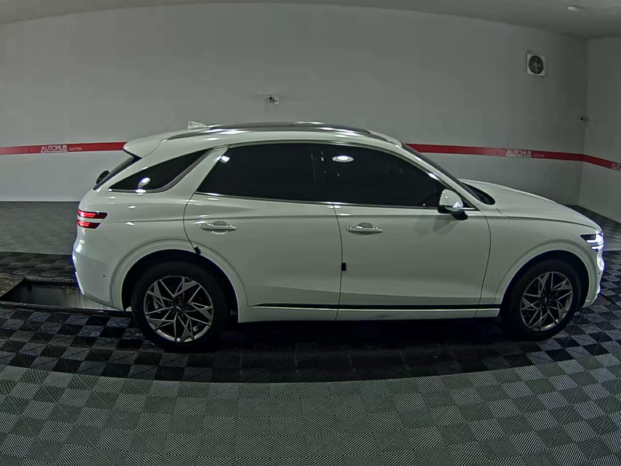 2021 - genesis gv70