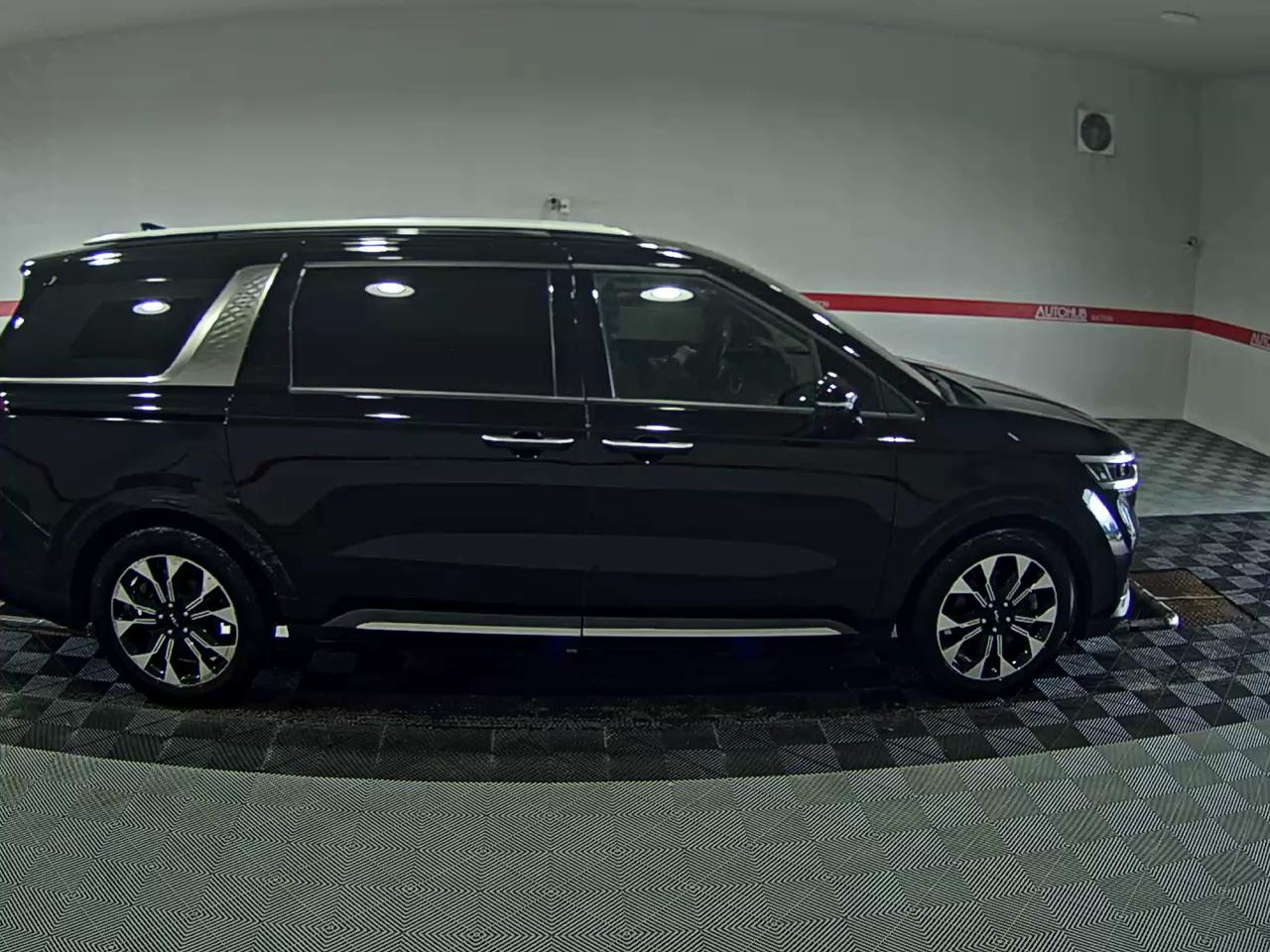 2023 - kia carnival