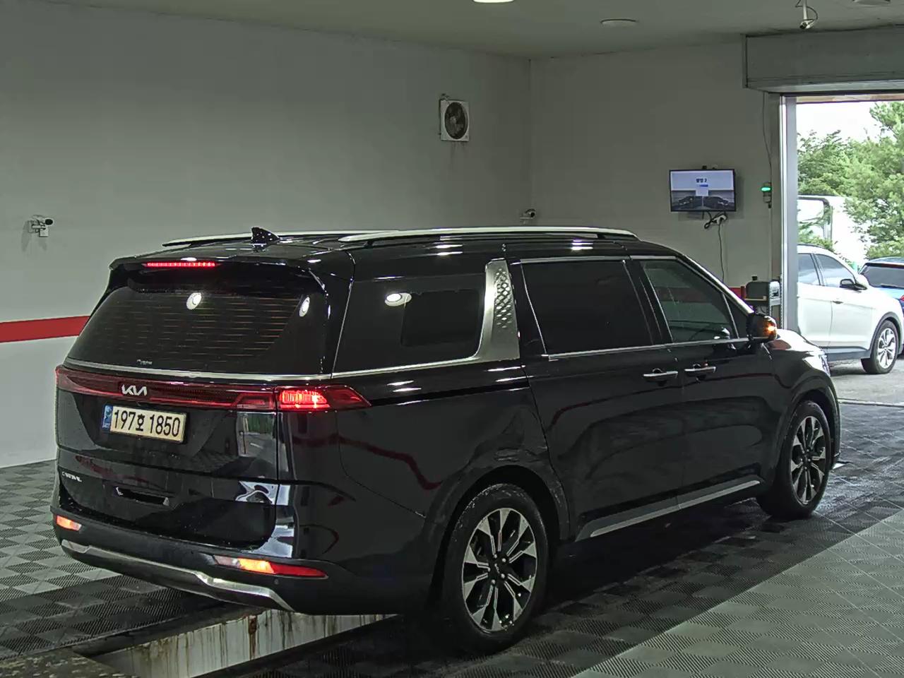 2023 - kia carnival