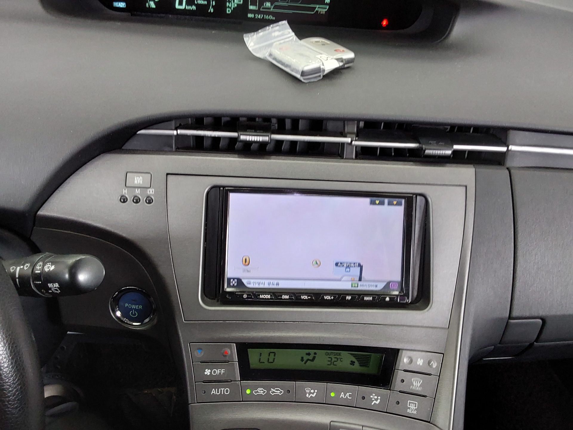 2012 - toyota prius