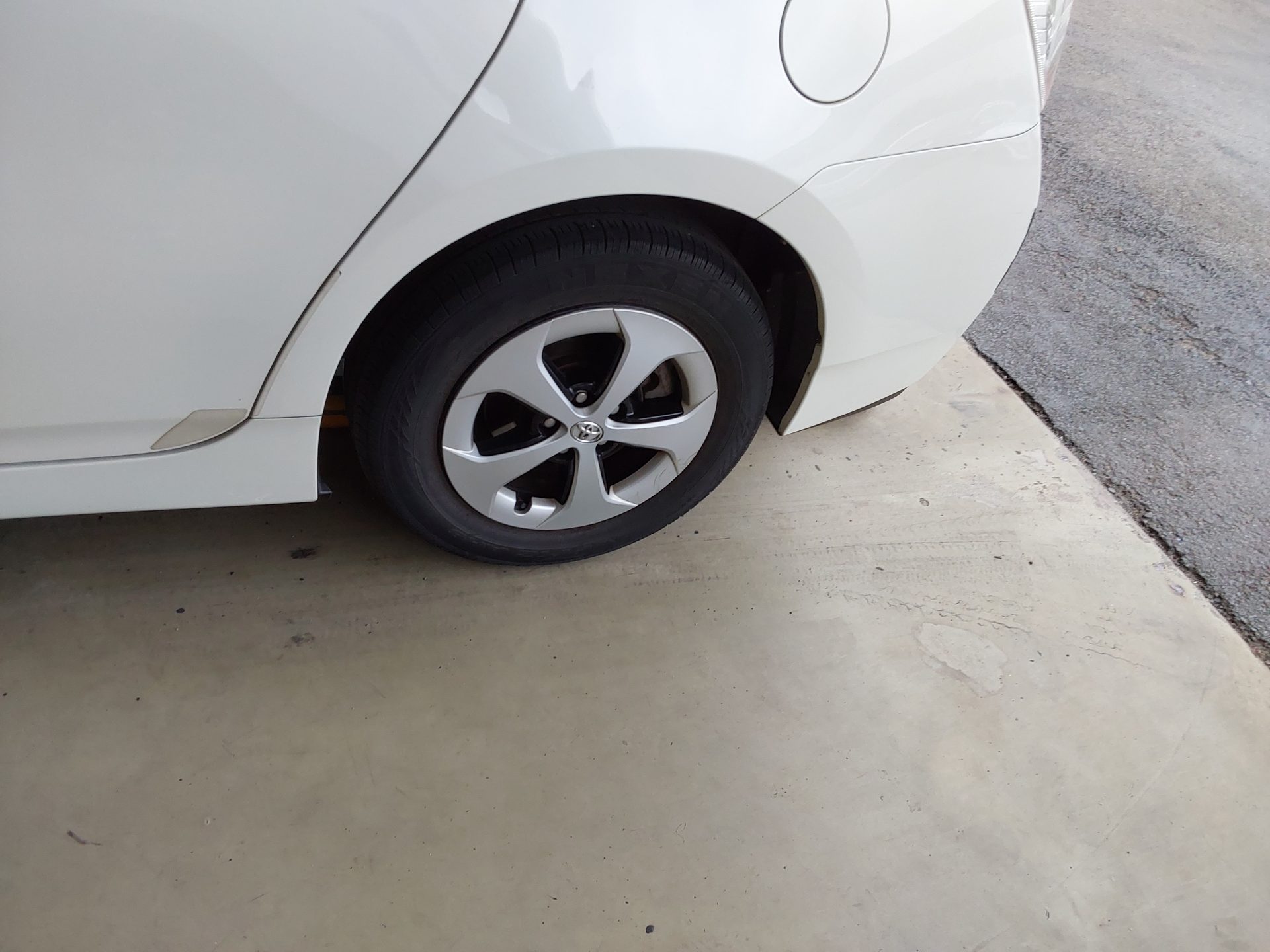 2012 - toyota prius