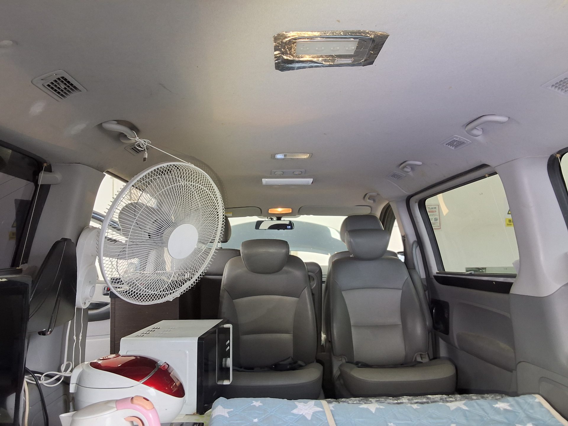 2012 - hyundai grand starex