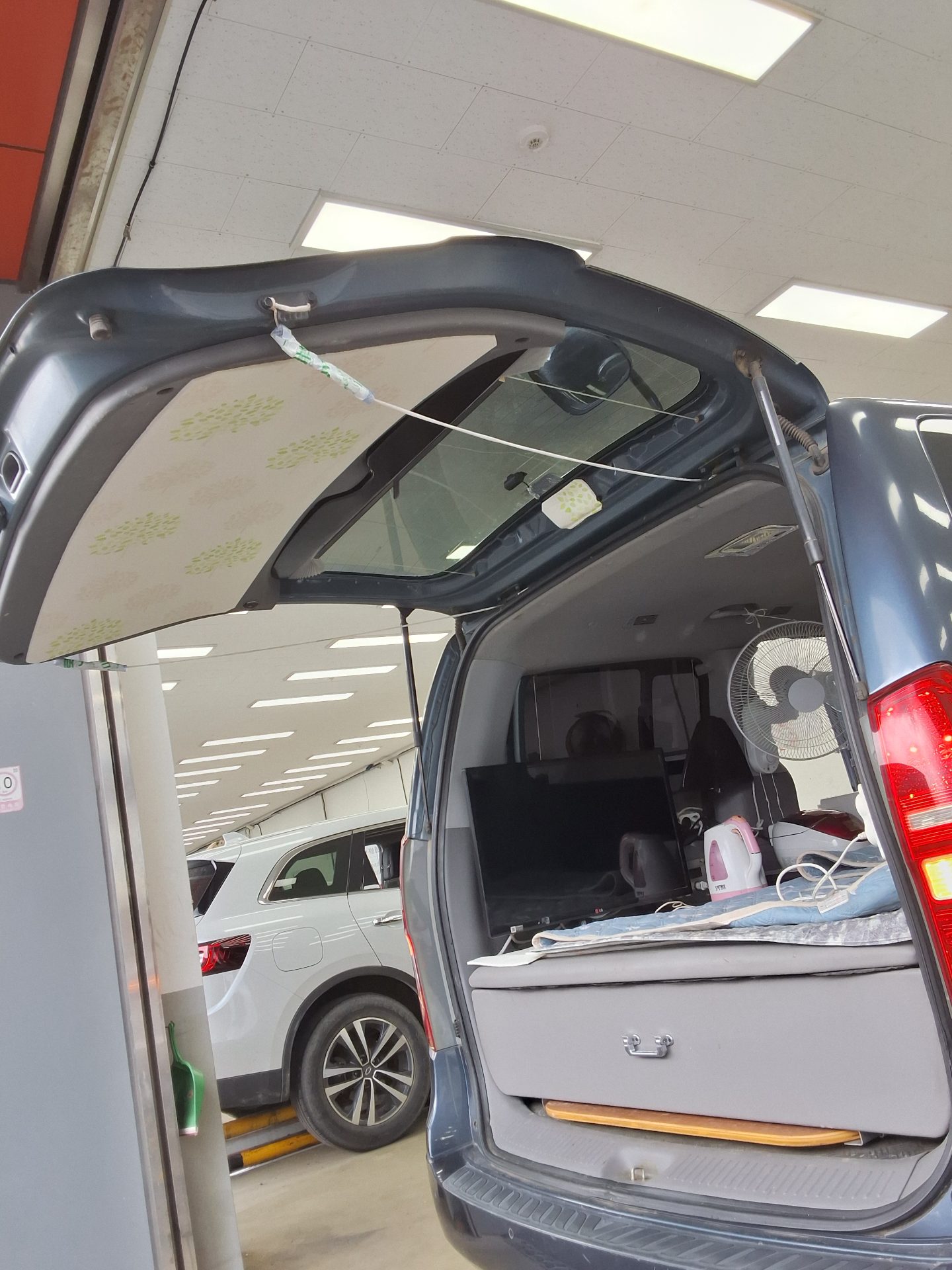 2012 - hyundai grand starex