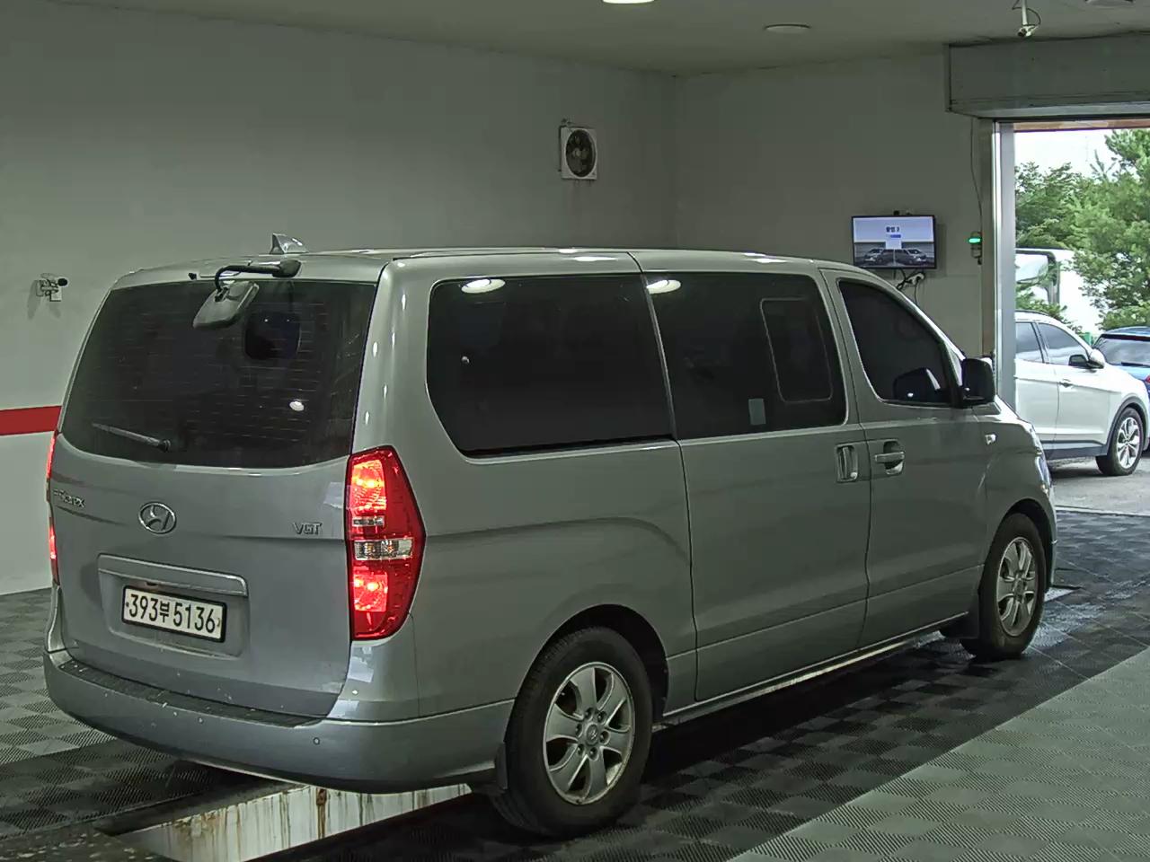 2018 - hyundai grand starex