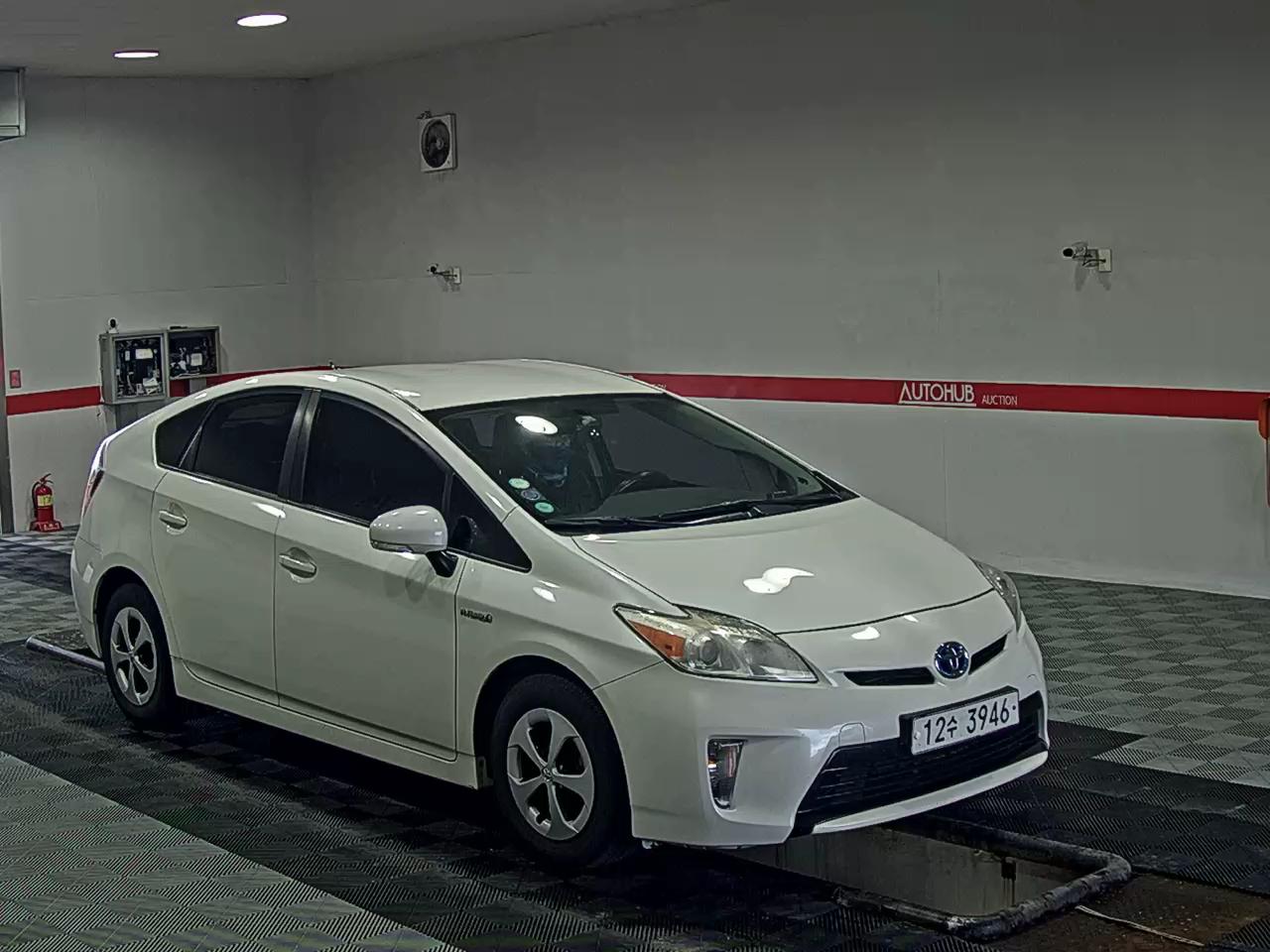 2012 - toyota prius