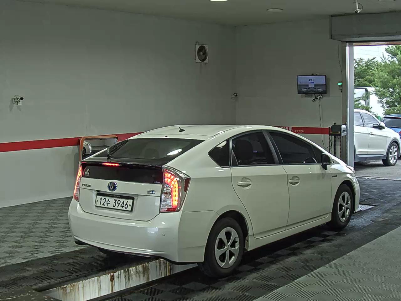 2012 - toyota prius