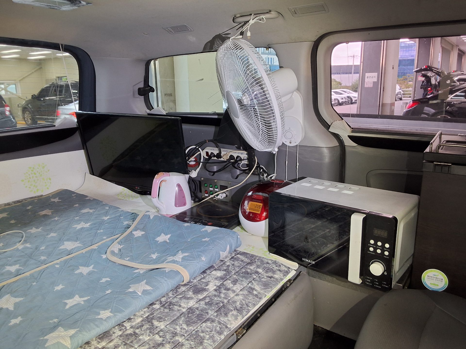 2012 - hyundai grand starex