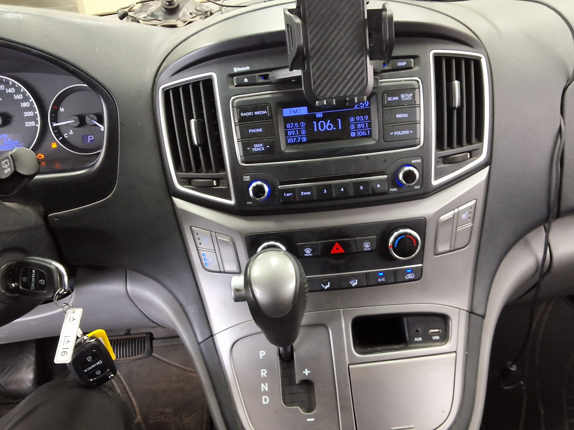 2019 - hyundai grand starex