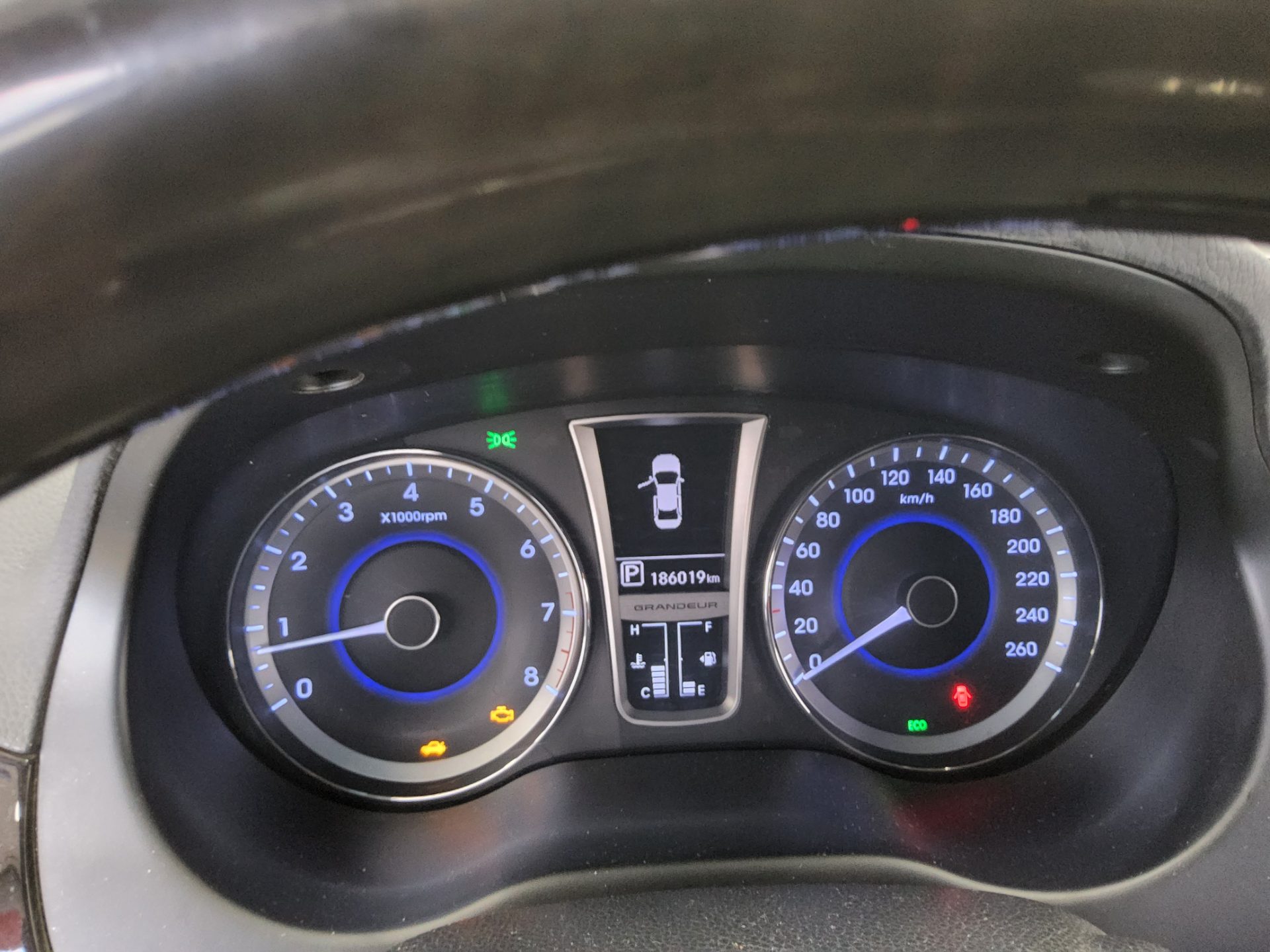2011 - hyundai grandeur