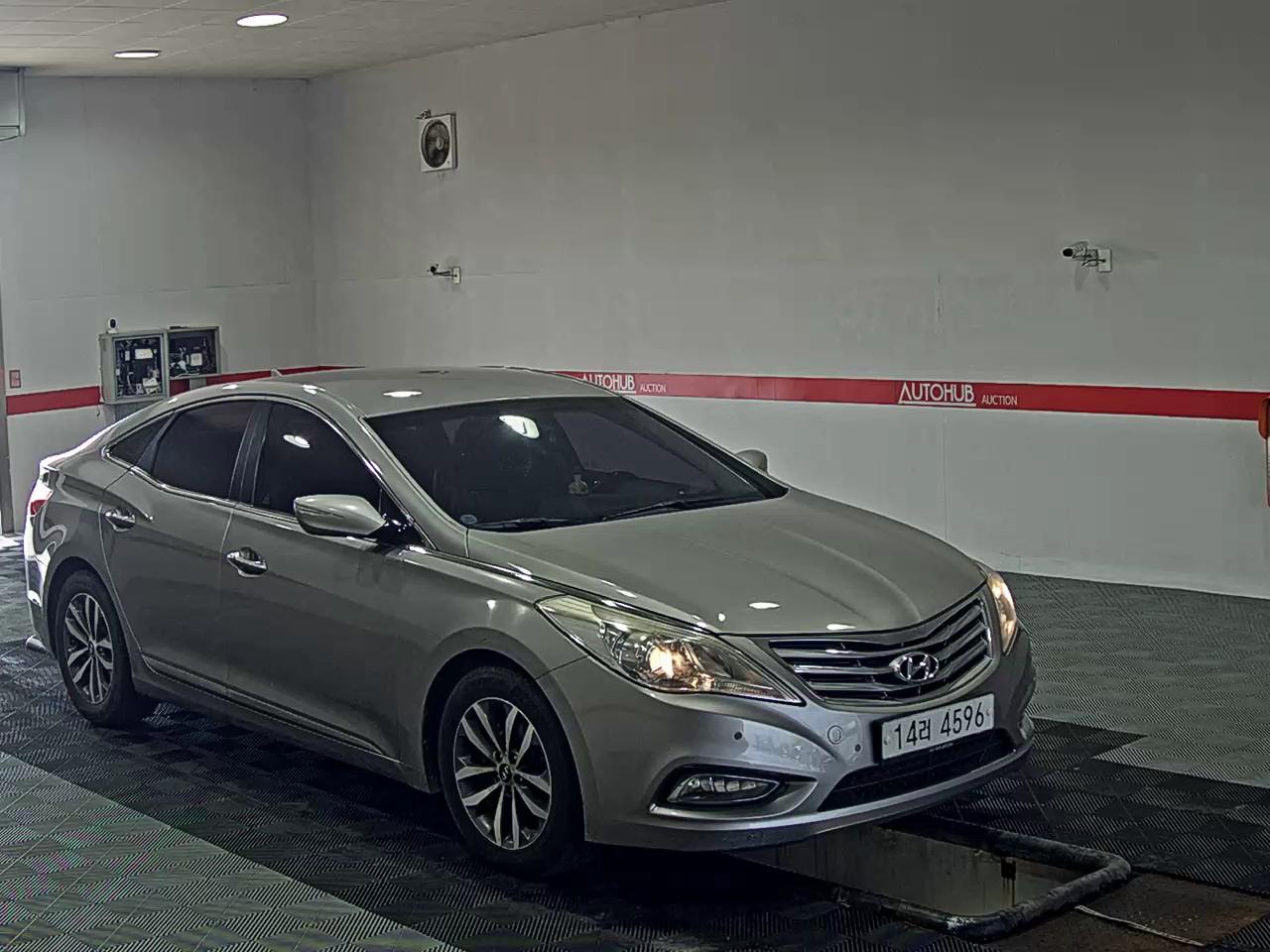 2011 - hyundai grandeur