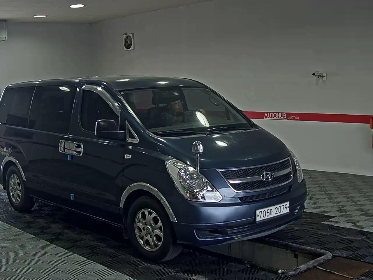 2012 - hyundai grand starex