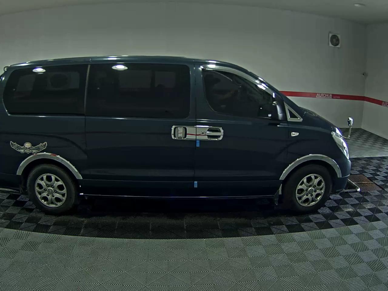 2012 - hyundai grand starex