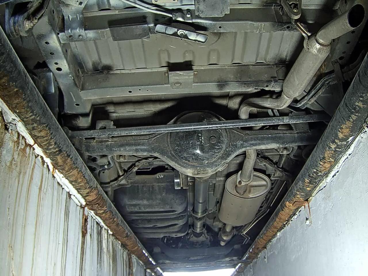 2012 - hyundai grand starex