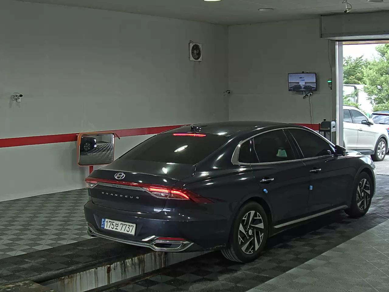 2022 - hyundai grandeur