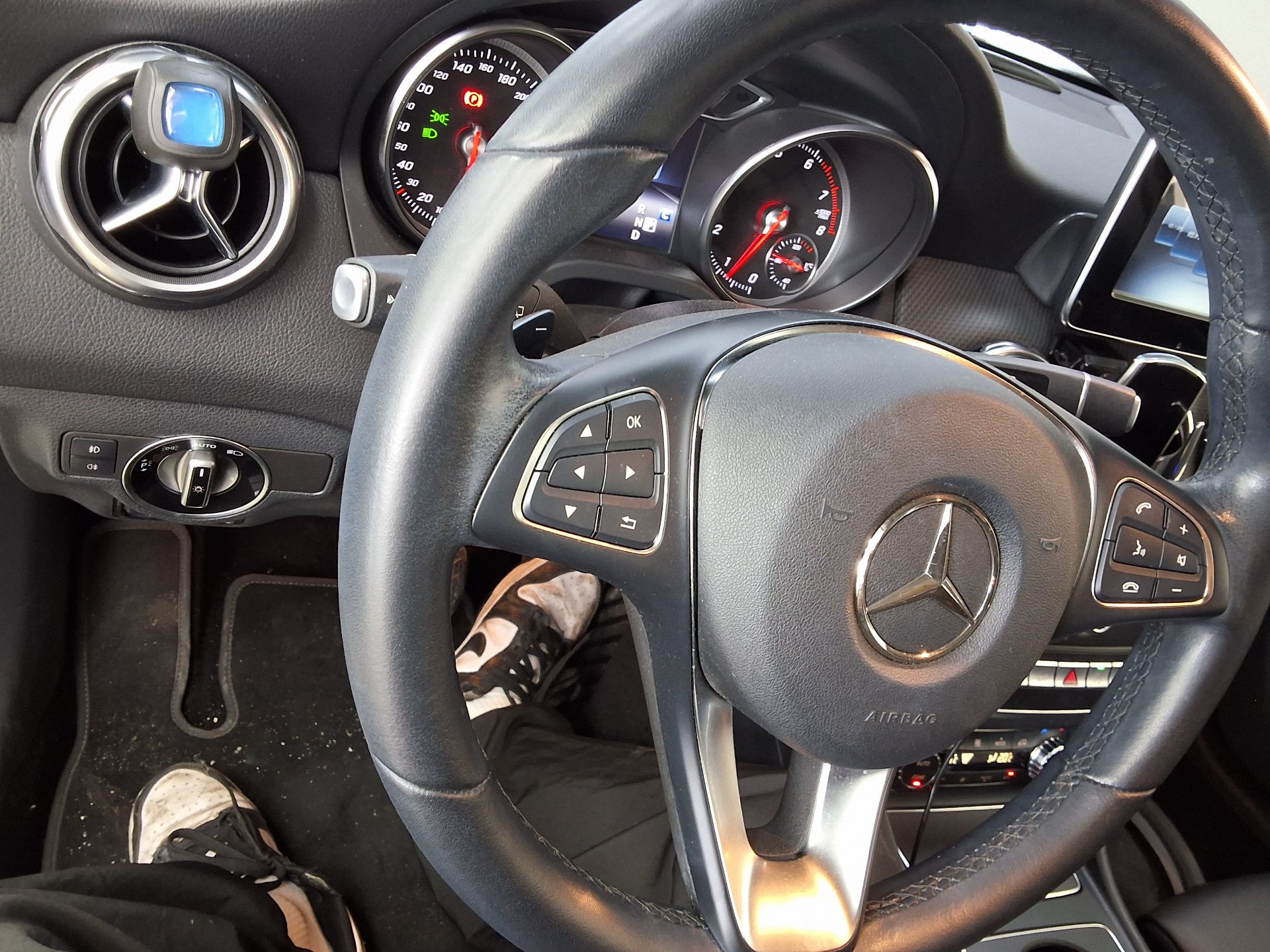 2019 - mercedes-benz gla 220