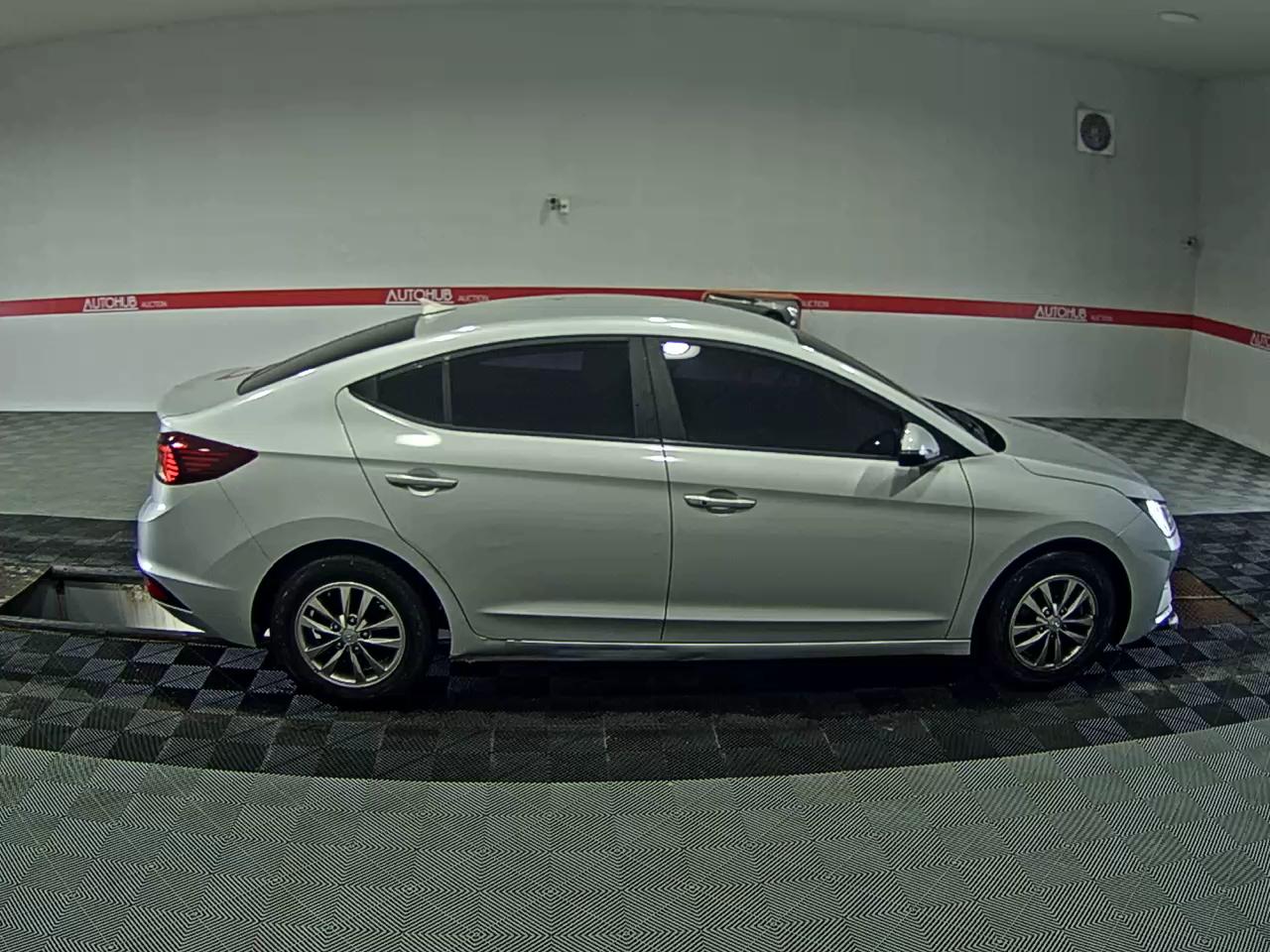 2019 - hyundai avante