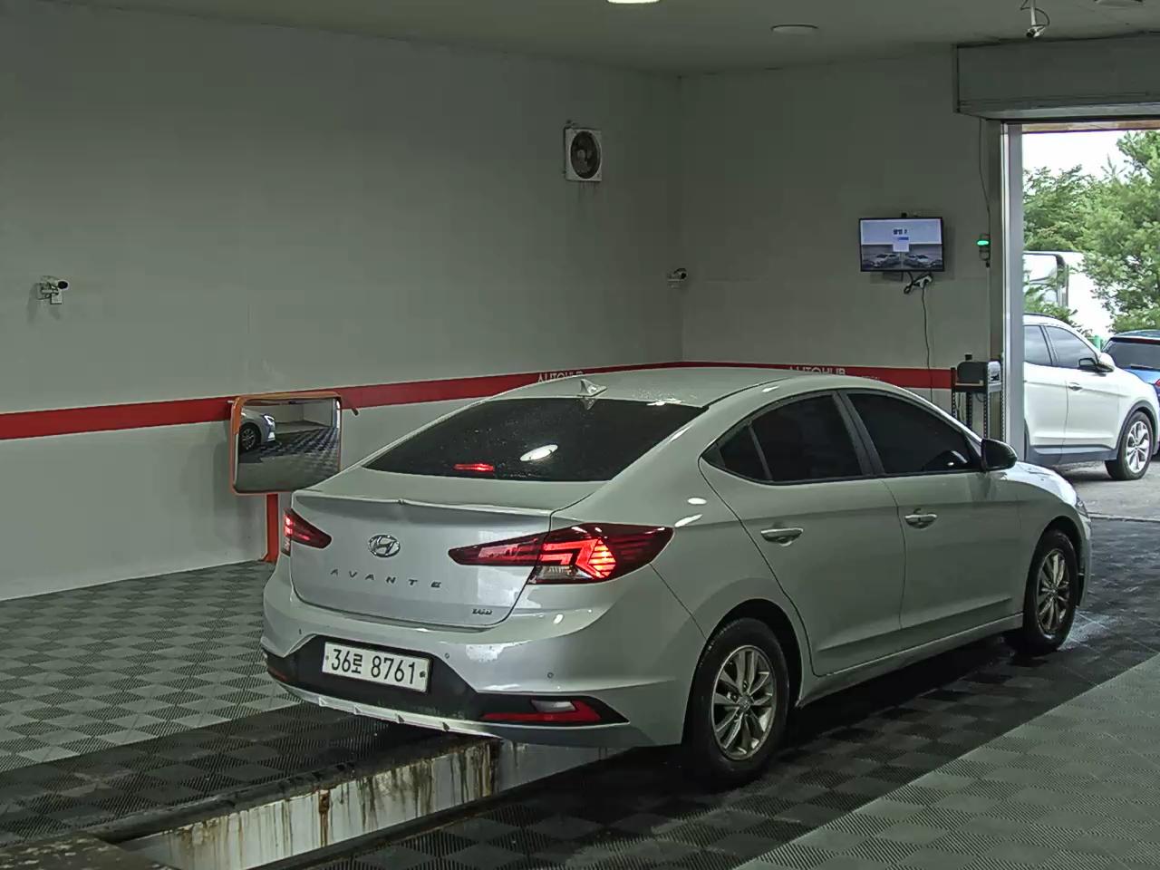 2019 - hyundai avante