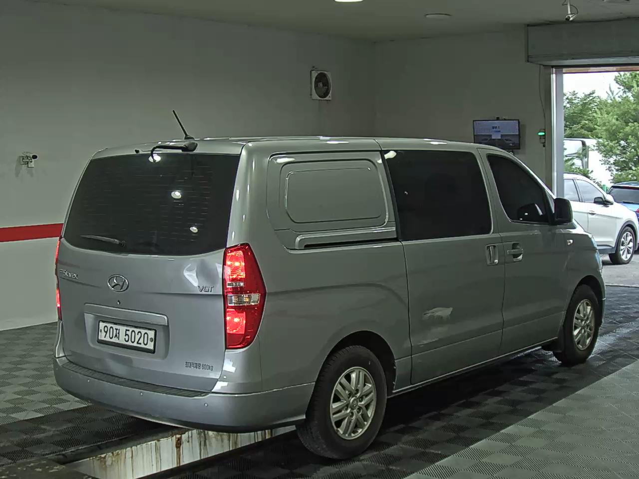 2020 - hyundai grand starex