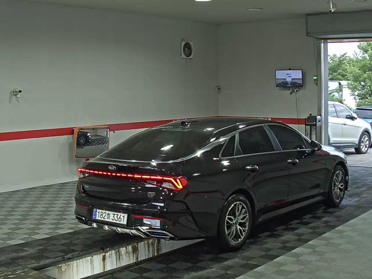 2021 - kia k5