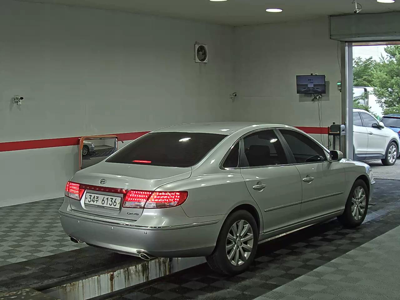 2010 - hyundai grandeur