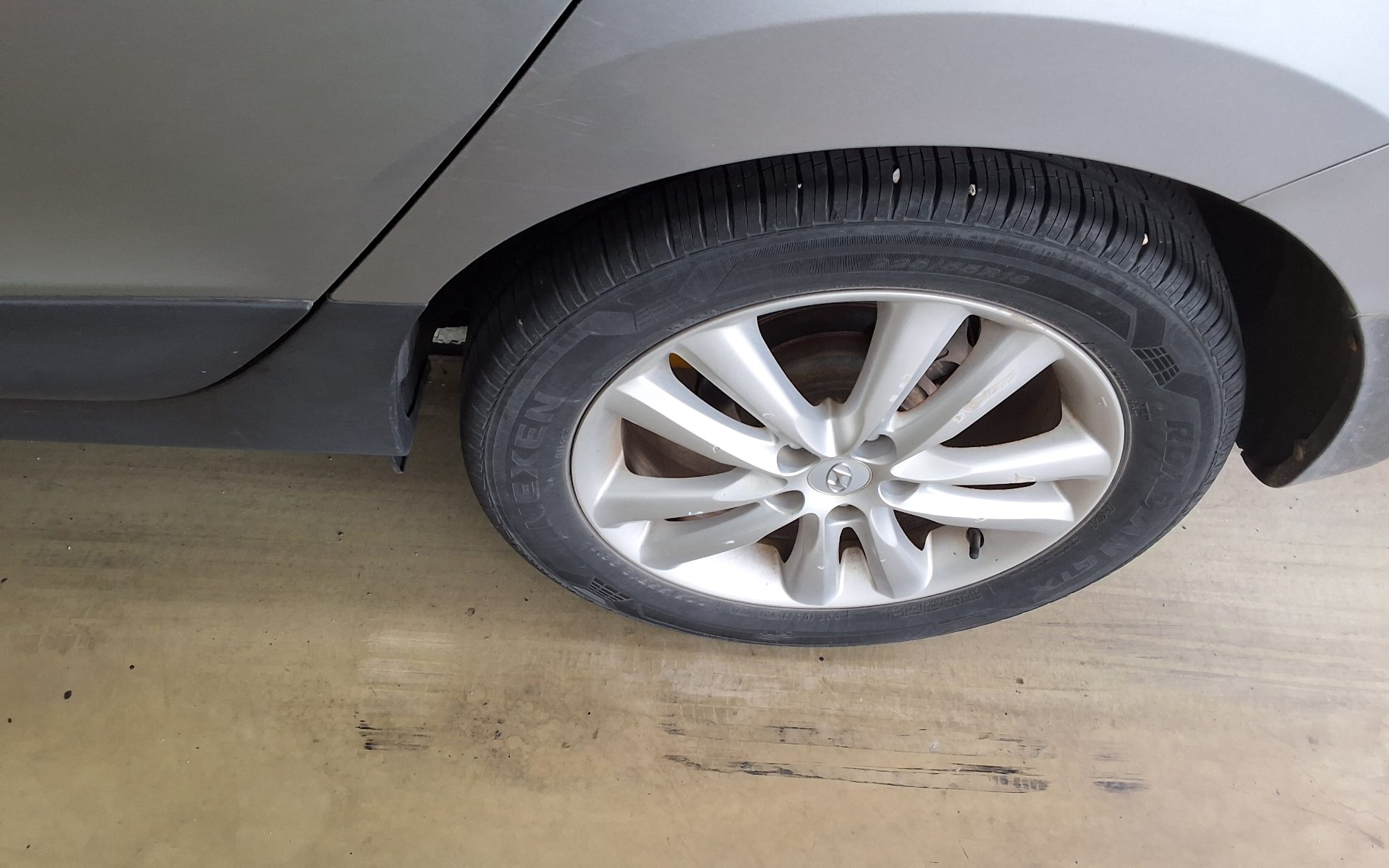 2011 - hyundai tucson