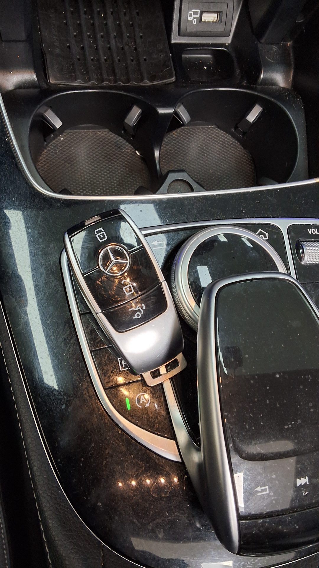 2019 - mercedes-benz e300