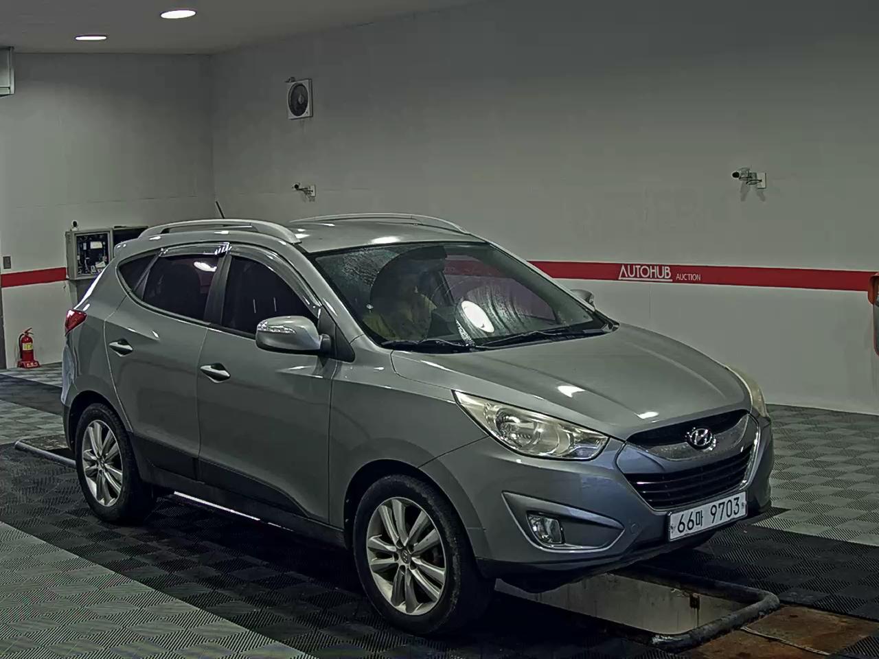 2011 - hyundai tucson