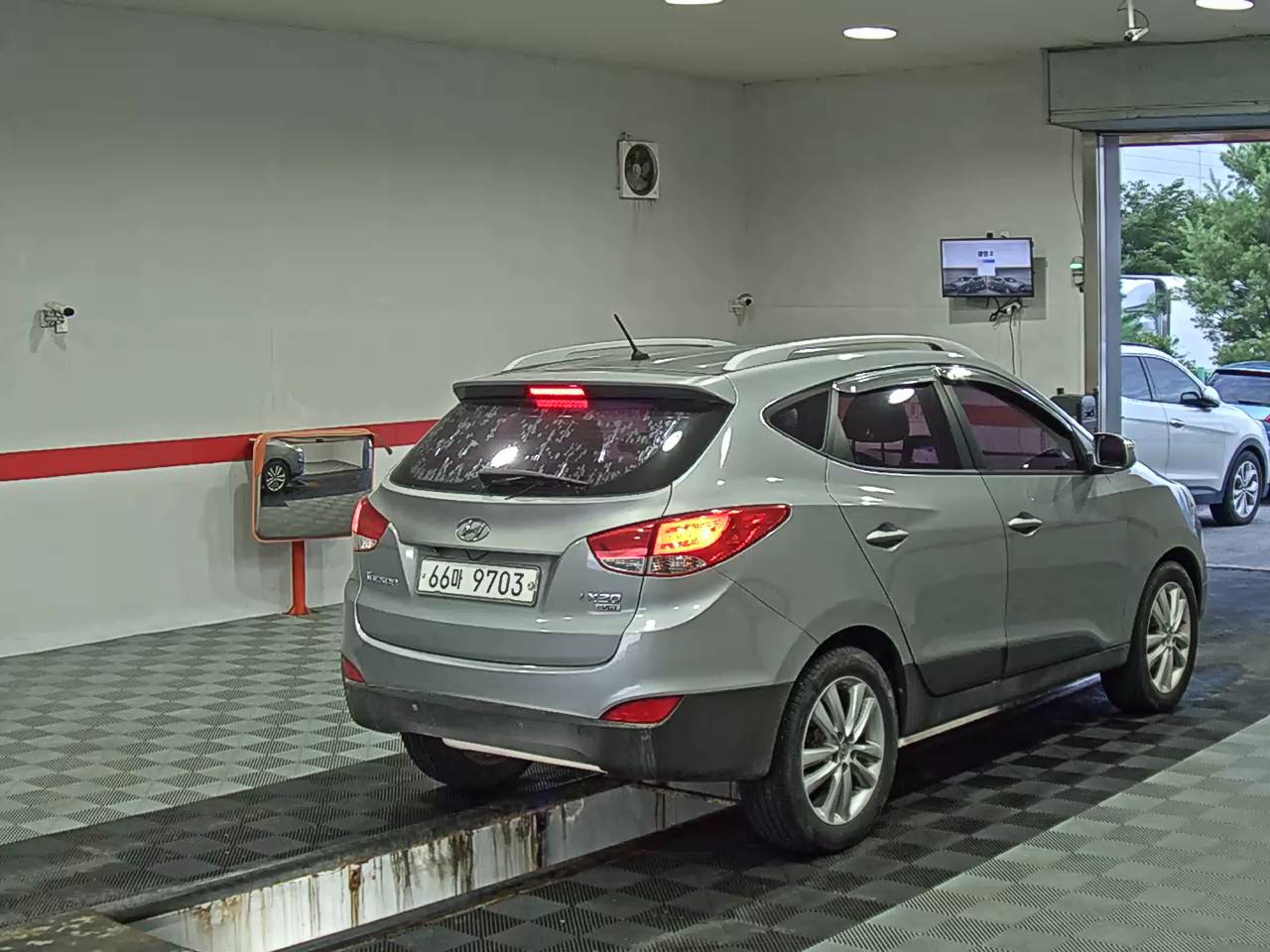 2011 - hyundai tucson