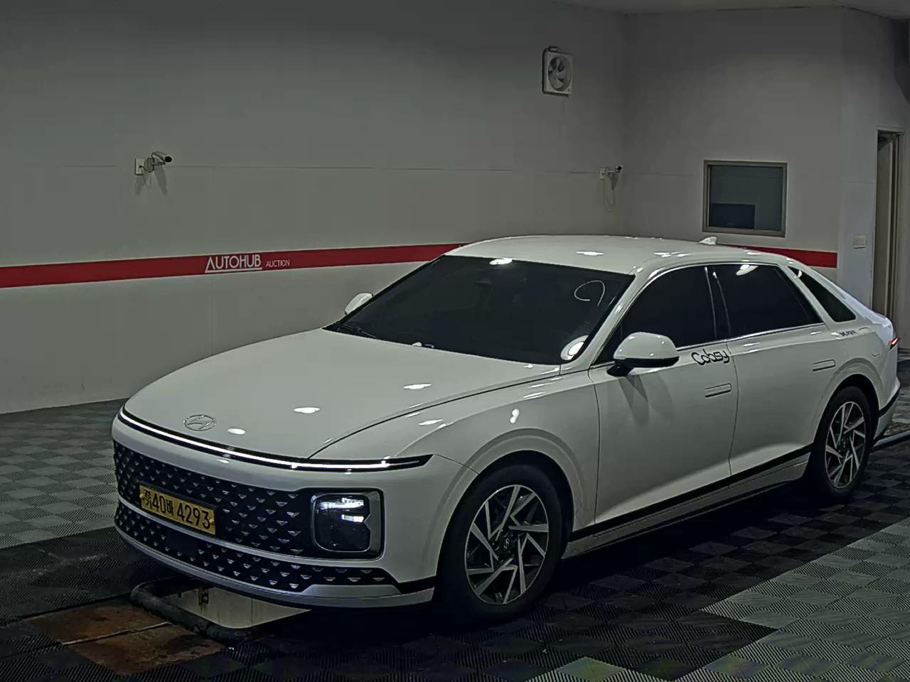 HYUNDAI GRANDEUR LPi COMMERCIAL MODEL