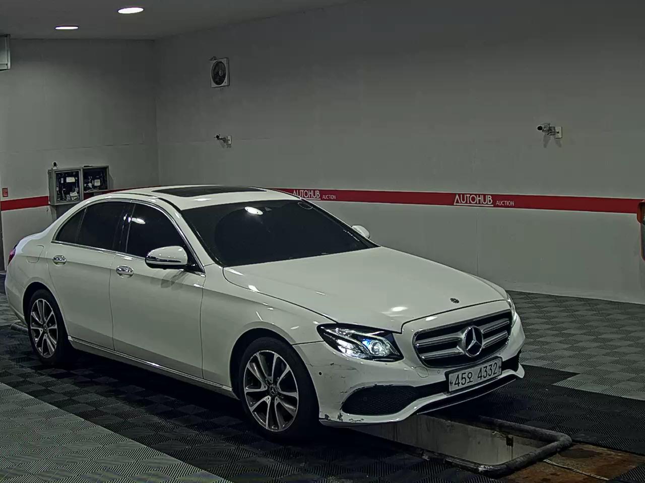 2019 - mercedes-benz e300