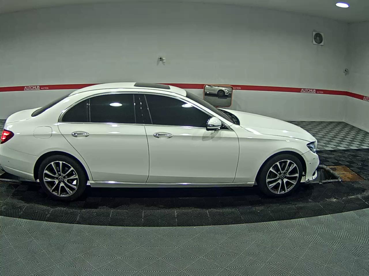 2019 - mercedes-benz e300