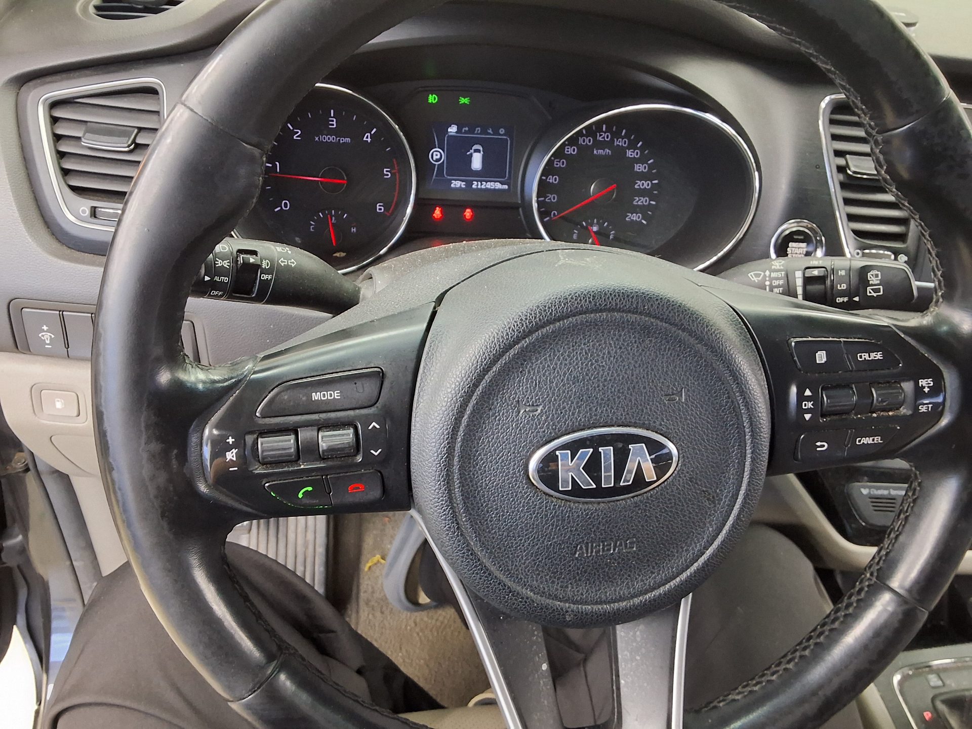 2017 - kia carnival
