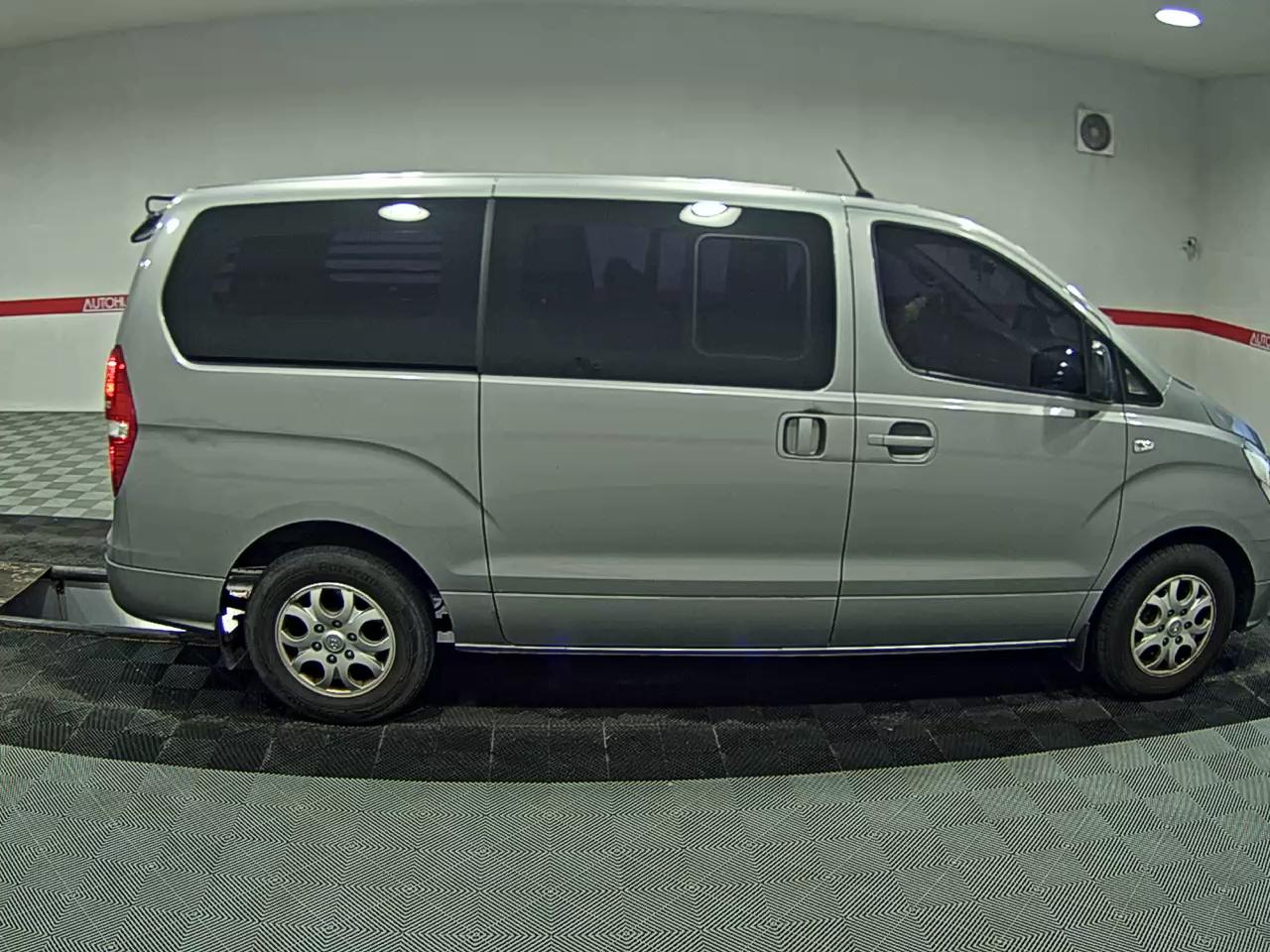 2016 - hyundai grand starex