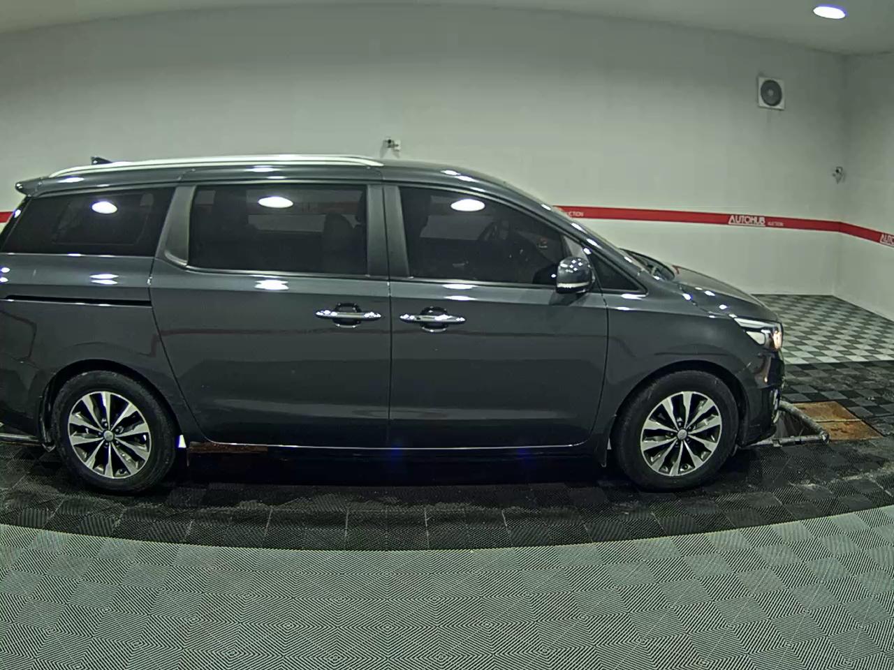 2017 - kia carnival