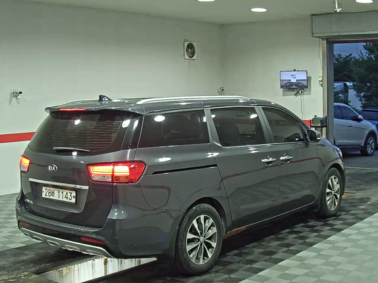 2017 - kia carnival