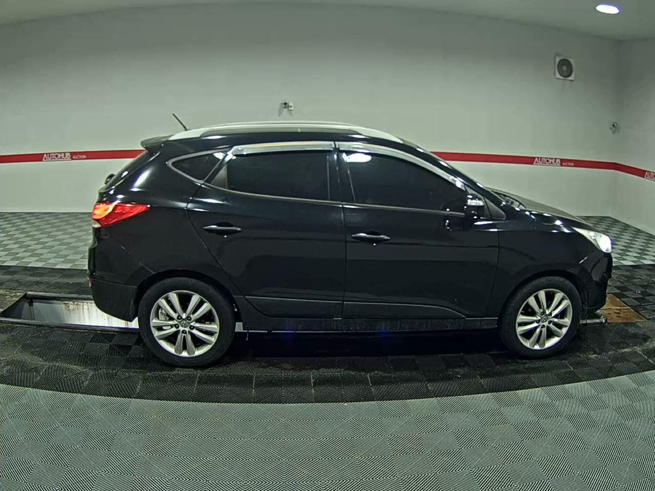 2010 - hyundai tucson
