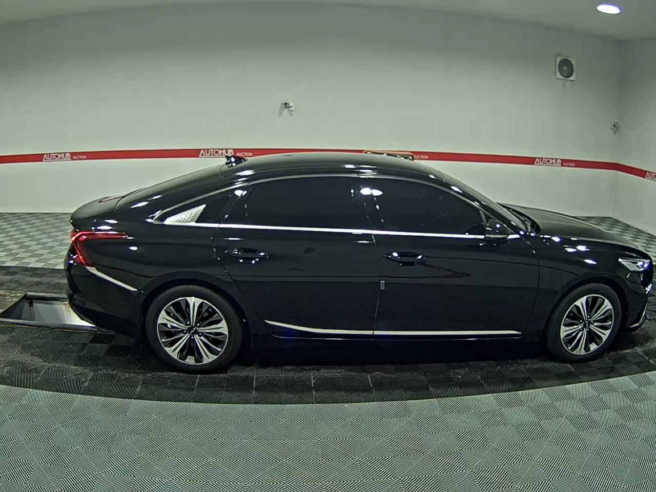 2022 - kia k8