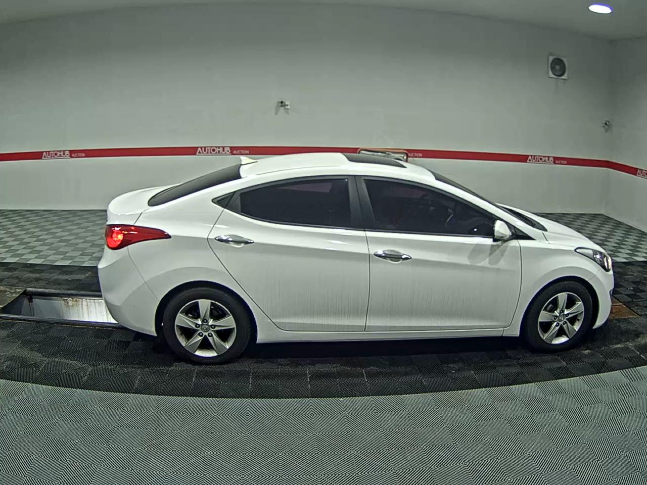 2012 - hyundai avante