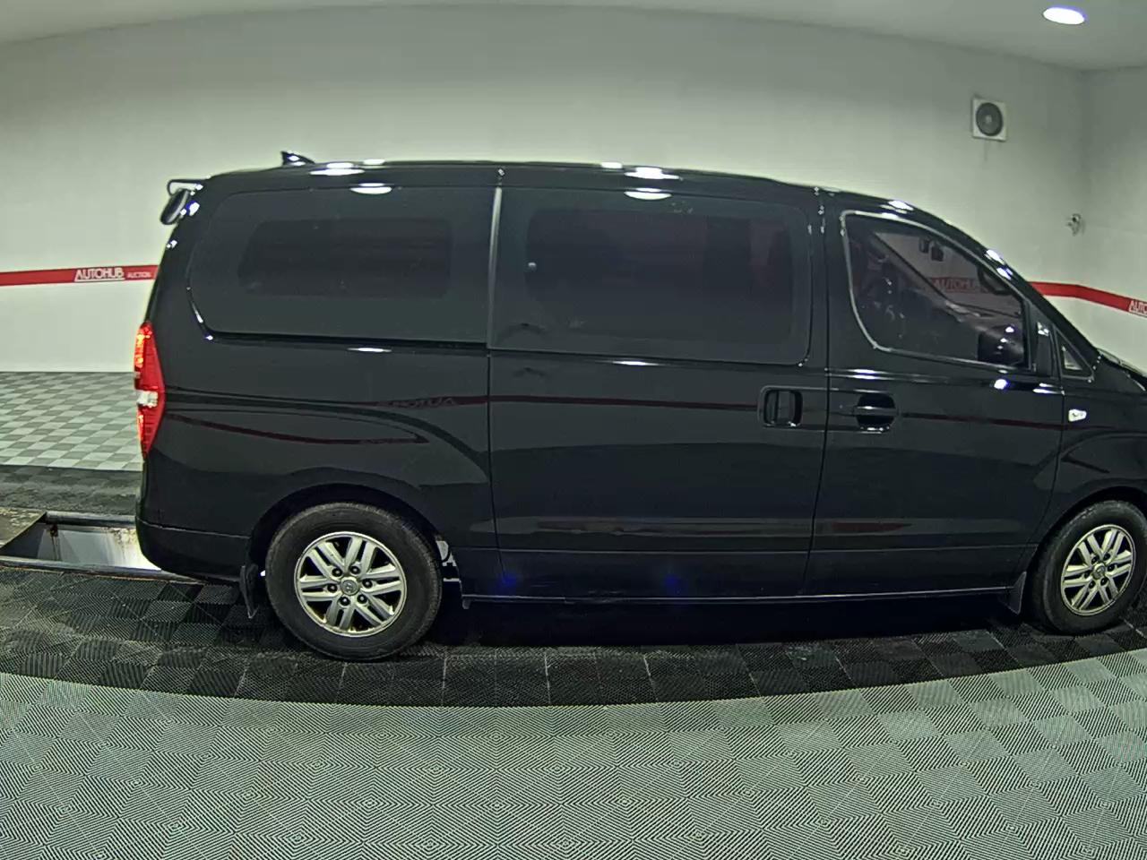 2019 - hyundai grand starex
