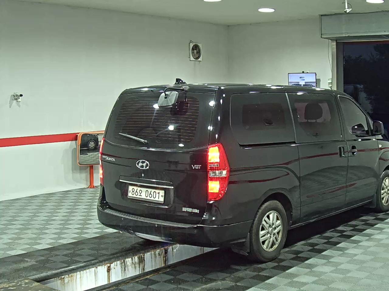 2019 - hyundai grand starex