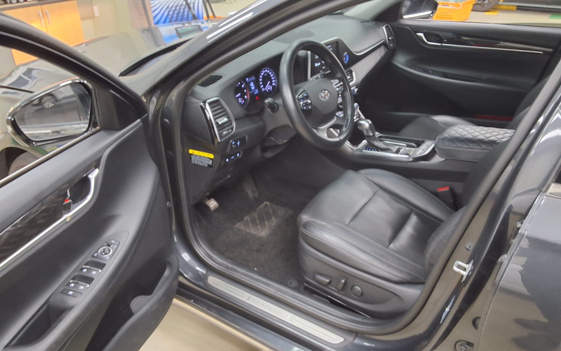 2018 - hyundai grandeur