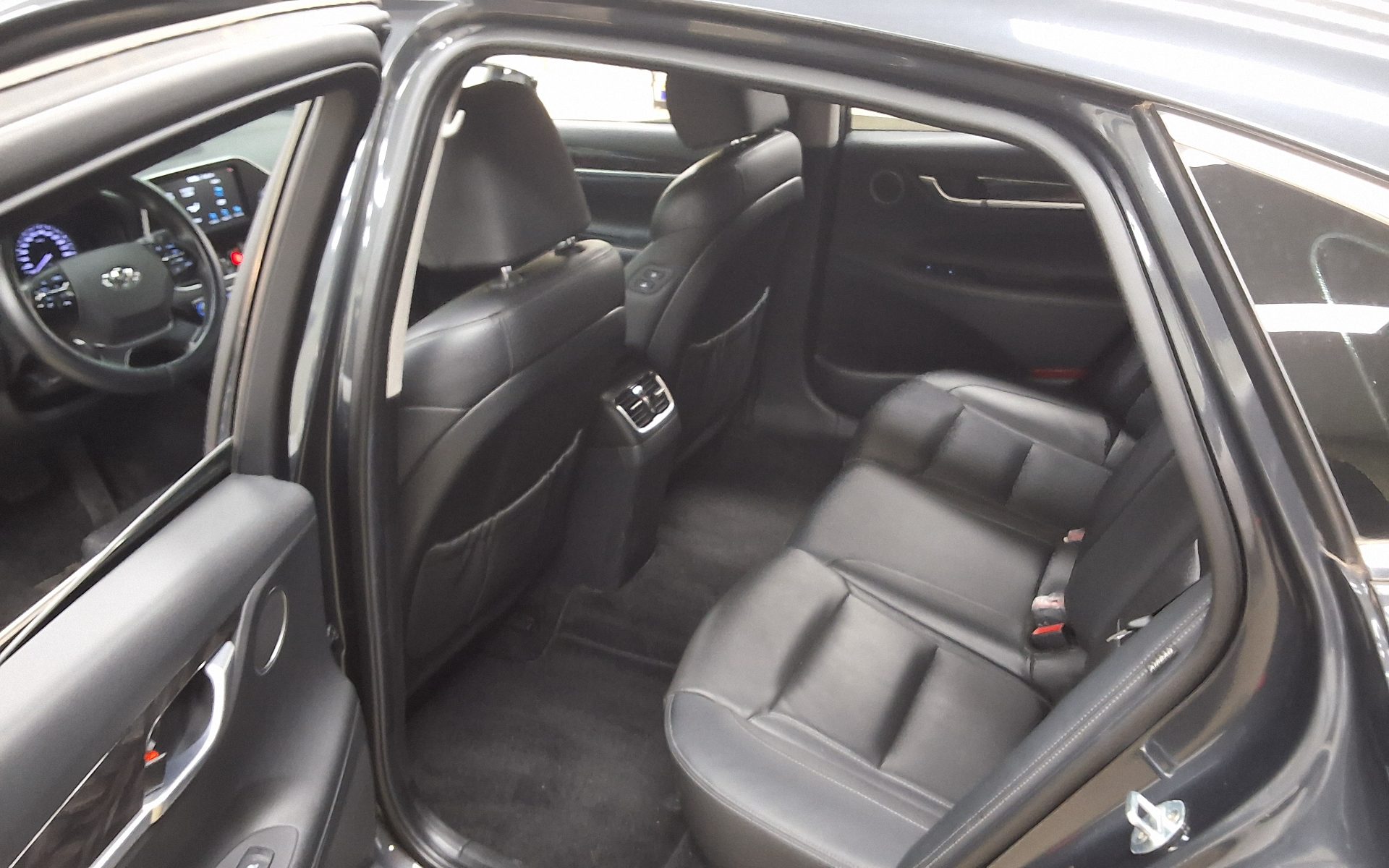 2018 - hyundai grandeur