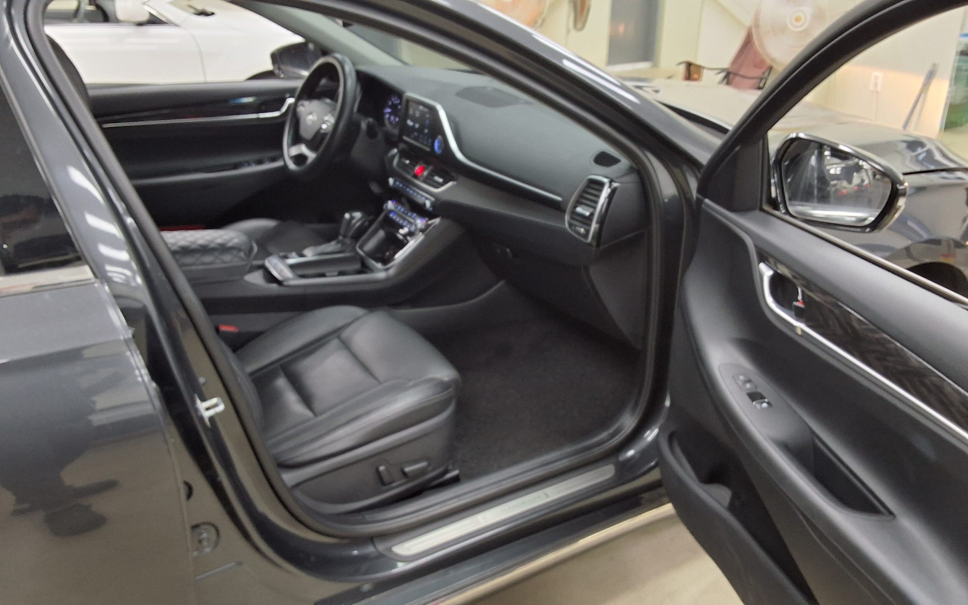 2018 - hyundai grandeur