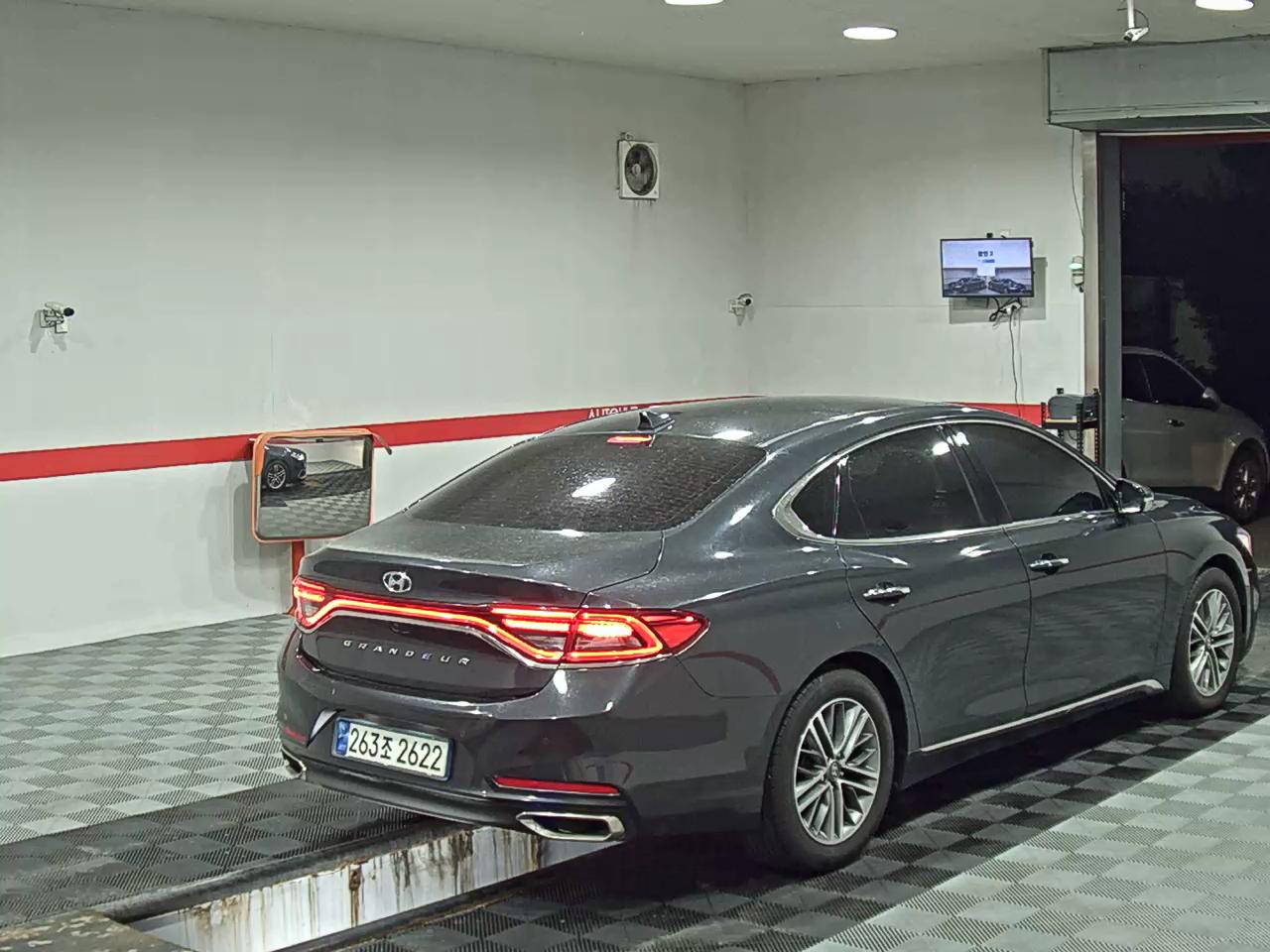2018 - hyundai grandeur