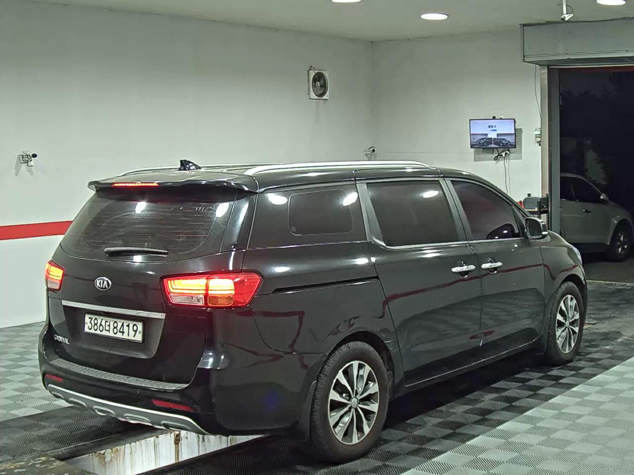 2017 - kia carnival