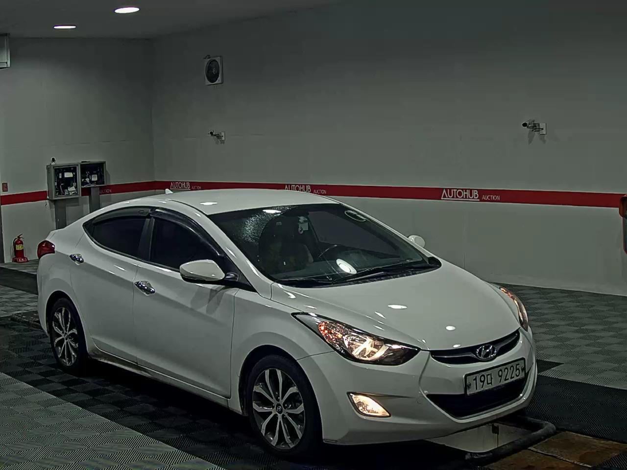 2014 - hyundai avante