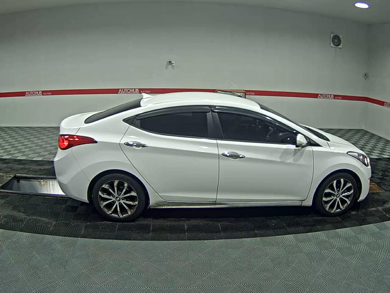 2014 - hyundai avante
